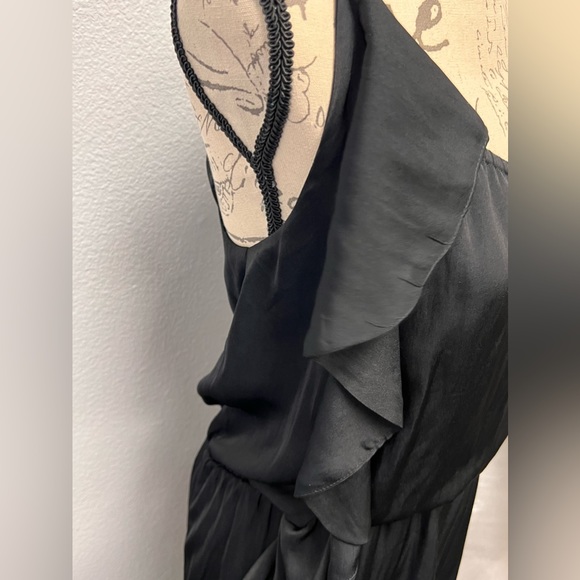 Luxe Deluxe NWT Look Twice One Shoulder Ruffle Dress Size 6 - Picture 6 of 16